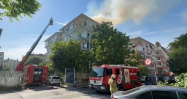 Bakırköy'de Çatı Yangını Paniğe Neden Oldu