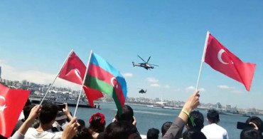 Bakü TEKNOFEST’te ATAK helikopterin gösterisi izleyenlerin nefeslerini kesti!