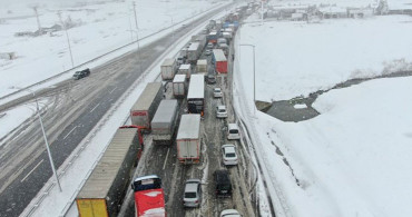 Balıkesir - Bursa Karayolunda Kuyruk 25 Kilometreyi Geçti