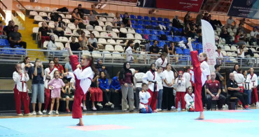 Balıkesir'de 15 Temmuz ruhu ile taekwondo poomsae heyecanı başladı