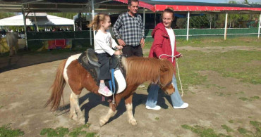 Balıkesir'de Çocukların At Biniş Keyfi