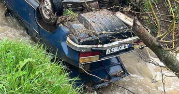 Balıkesir’de Dere İçerisinde Erkek Cesedi ve Otomobil Bulundu