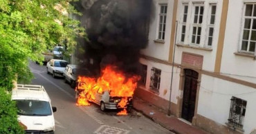 Balıkesir'de LPG'li Otomobilin Yanma Anları Kameraya Yansıdı