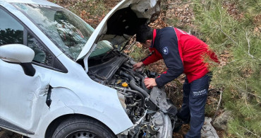 Balıkesir'de Otomobil ile Cip Çarpıştı: 3 Yaralı
