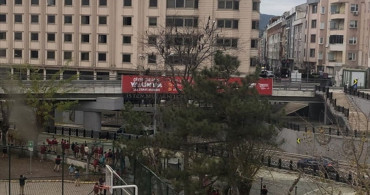 Balıkesir'de Tadilattaki Binada Yangın