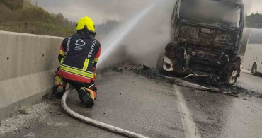 Balıkesir'de Tır Yangını: Araç Kullanılamaz Hale Geldi
