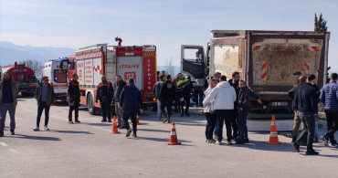 Balıkesir'de Trafik Kazası: 1 Ölü, 2 Yaralı