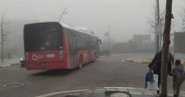 Balıkesir'de Yoğun Sis Sürücüleri Zorluyor