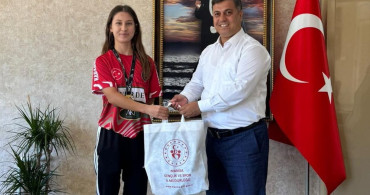 Balkan ikincisi milli sporcu nazife tuncel, manisa'da ödüllendirildi