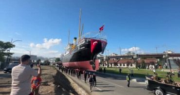 Bandırma Vapuru karadan yürütülerek yeni yerine taşındı