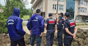 Bartın'da Sağlık Ocağında Mahsur Kalanlar Kurtarıldı