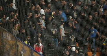 Başakşehir Maçı Öncesinde Fenerbahçe Taraftarları Kendi Arasında Kavga Etti