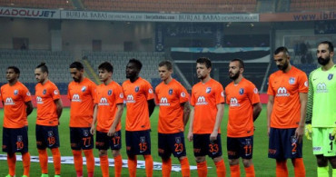 Başakşehir'de İki Futbolcuyla Daha Yollar Ayrıldı