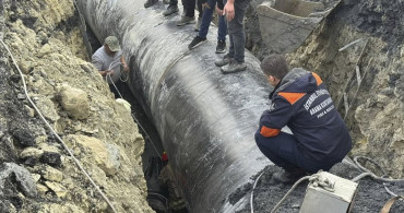 Başakşehir'de İtfaiye, Kazıda Düşen İşçiyi Kurtardı