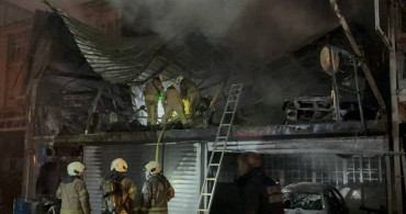 Başakşehir'deki Oto Sanayi Sitesinde Yangın