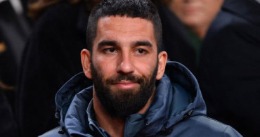 Başakşehirli Futbolcu Arda Turan, Arşiv İsimli Lokantasını Kapattı