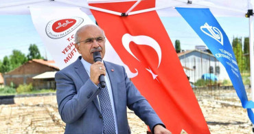 Başkan Er, temel atma töreninde inşaatta teknik eksiklikler nedeniyle beton dökümünü durdurdu