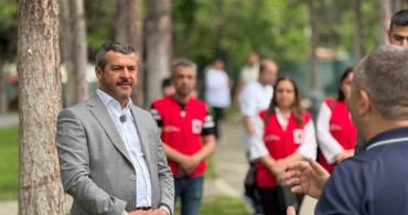 Başkan, Gençlerle Çevre Temizliği Yaptı
