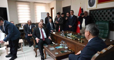 Başkan Hamamcı, Vali Yılmaz ile Belediye Çalışmalarını Görüştü