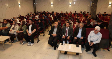 Başkan Özdoğan, Gençlerle Kariyer Günleri'nde Bir Araya Geldi