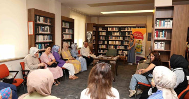 Başkan Şadi Özdemir, çocuklar ve ebeveynlerle kütüphanede buluştu