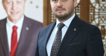 Başkan Selmanoğlu: Gençlerin önünü açan siyasi hareketiz
