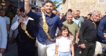 Başpehlivan Erkan Taş’a memleketi Sinop’ta görkemli karşılama