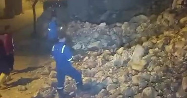 Batman'da Fırtına Sonucu Bina Çöktü, Hayvanlar Kurtarıldı