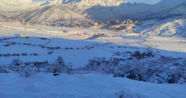 Batman'da Nisan Ortasında Beklenmedik Kar Yağışı