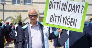 Bayburt'ta azmin hikâyesi: 71 yaşında üniversiteyi kazandı, 75 yaşında mezun oldu