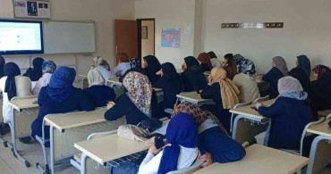 Bayburt’ta HEM kursiyerlerine iletişim becerileri eğitimi verildi
