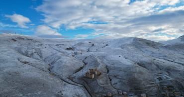 Bayburt'ta Kar Yağışı Etkili Oldu