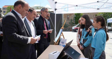 Bayburt'ta öğrenciler projelerini tekno bayburt etkinliğinde sergiledi
