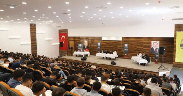 Bayburt'ta Öğrenciler Teknolojiyi Münazara ile Tartıştı