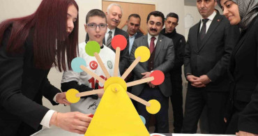 Bayburt'ta Özel Öğrenciler Bilim Fuarı'nda Projelerini Sergiledi