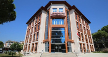 Bayındır'daki Hırsızlık Operasyonu: Otomobil ve Motosiklet Hırsızı Tutuklandı