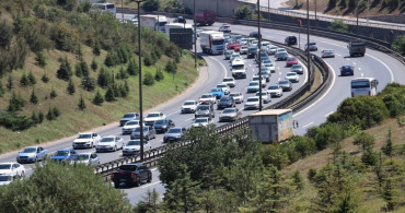 Bayram tatili sona eriyor: Yollarda dönüş trafiği başladı