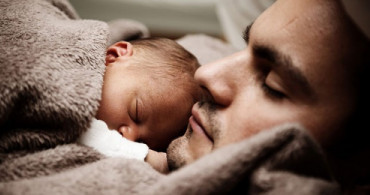 Bebek Bakımında Babaya Düşen Görevler 