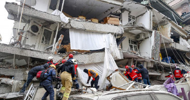 Belçika ve Hollanda’dan takdir toplayan hareket: Kahramanmaraş depremini unutmadılar! Katedral çanında İstiklal Marşı çalındı