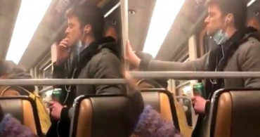Belçika'da, Metroda Elini Ağzına Götürüp Direğe Süren Kişi Gözaltına Alındı
