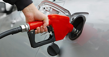 Benzine ve motorine bir zam daha! Adeta rekora koşuyor %200'ü geçecek