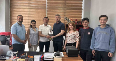 Bergama'da Türkçe İsimli İşletmelere Teşekkür Plaketi