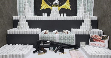 Bergama'da Uyuşturucu Operasyonu: 8 Bin Hap Ele Geçirildi