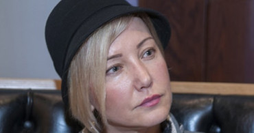 Berna Laçin Kimdir?