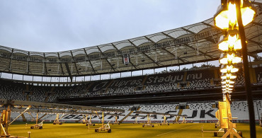 Beşiktaş Fenerbahçe derbisine hazırlanıyor: Tüpraş Stadyumu'nda bakım sürüyor