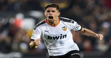 Beşiktaş, O Transferiyle Savunmayı Güçlendiriyor: Transfer Detayları Burada!