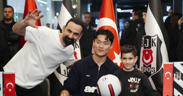 Beşiktaşlı Hyeon-gyu Oh İmza Gününde Taraftarlarıyla Buluştu
