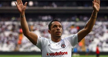 Beşiktaş'ta Adriano Defteri Tamamen Kapandı! Anlaşma Sağlanamadı!