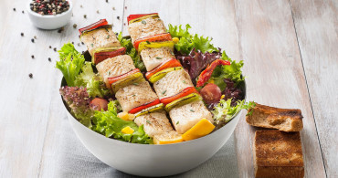 Besinler İlacınızdır! Somonlu Salata Tarifi, Somonlu Salata Nasıl Yapılır?