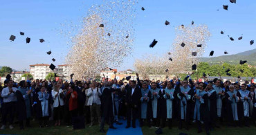 BEUN Mezuniyet Töreni Coşku Dolu Anlara Ev Sahipliği Yaptı